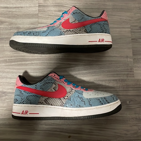 Air Force 1 - Picture 2 of 5
